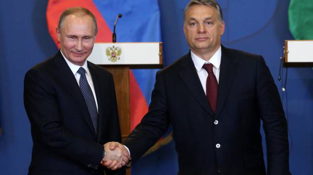 Putin junto a Viktor Orban.