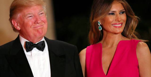 Trump y su esposa, en un acto esta pasada noche.