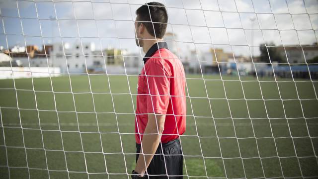 El árbitro Felipe Fernández, en La Algaba.