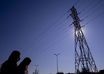 ¿Cuánto subió la factura de la luz en enero? La CNMC concluye que 13 euros