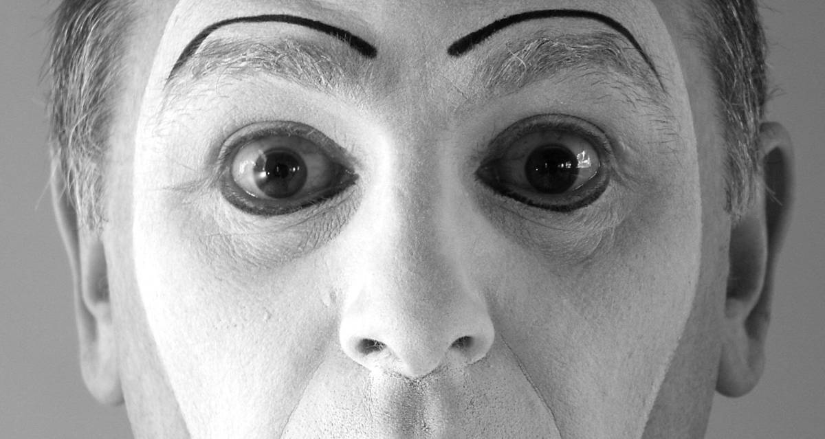 El mimo español Carlos Martínez, durante una sesión de fotos.