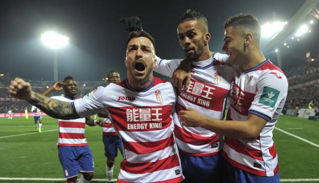 Mehdi Carcela, nacido en Bélgica y nacionalizado Marroquí, celebra un gol marcado al Betis