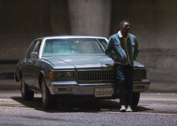 ¿Por qué todos queremos llevar las zapatillas de los raperos californianos? Este vídeo te lo explica