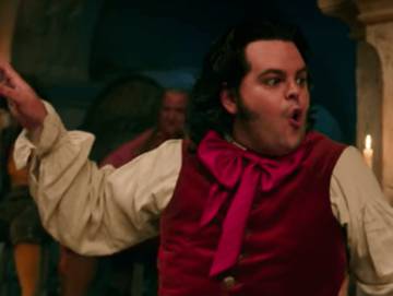 Josh Gad, interpretando a Le Fou.