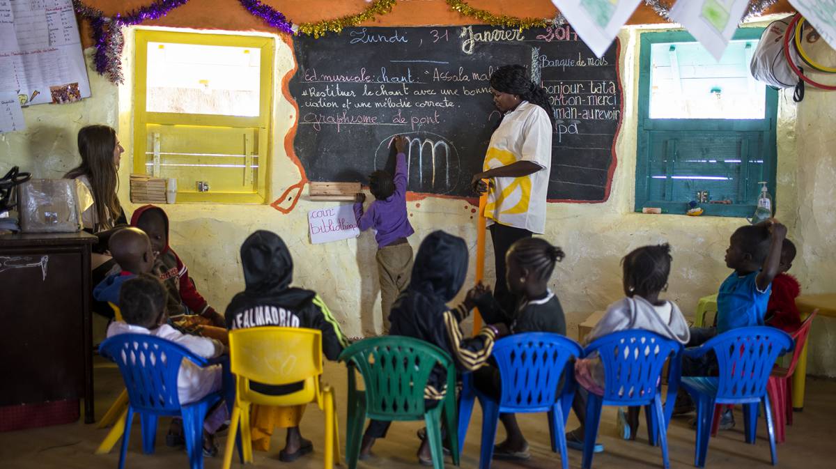 Adobe, botellas de plástico y toneladas de ilusión