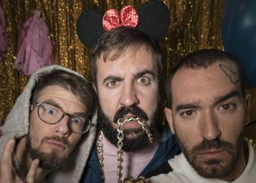 'Reguetón' y afters con señores de 60 años: así son las juergas perfectas de los protagonistas de ‘Hard Party’