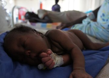 La beb&eacute; se durmi&oacute; enseguida tras nacer.