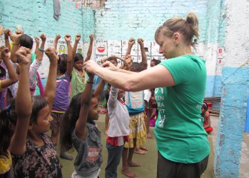 “La primera lección es que dejen de mirar al suelo”