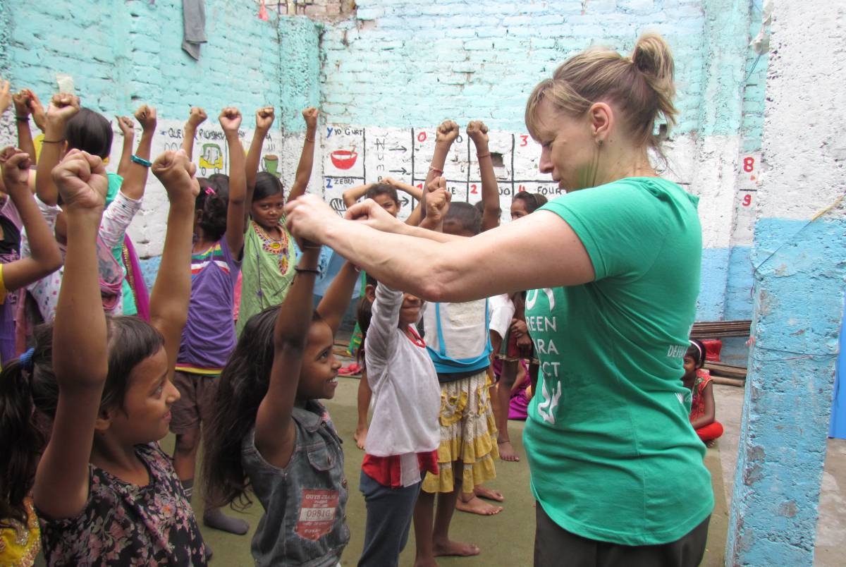 “La primera lección es que dejen de mirar al suelo”