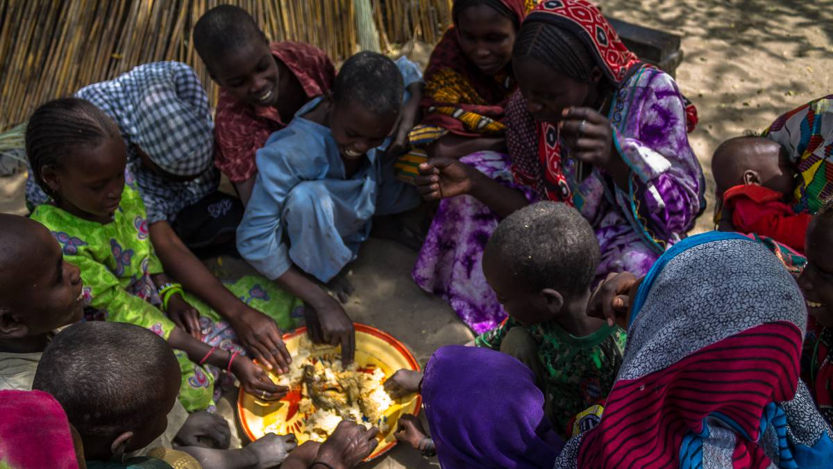 A la mesa con los desplazados de Boko Haram