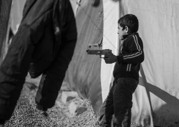 Aquellos hombres barbudos a lo lejos...