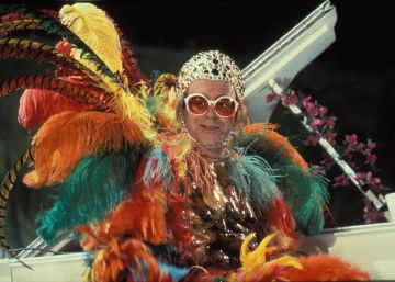 Elton John celebra 70 años