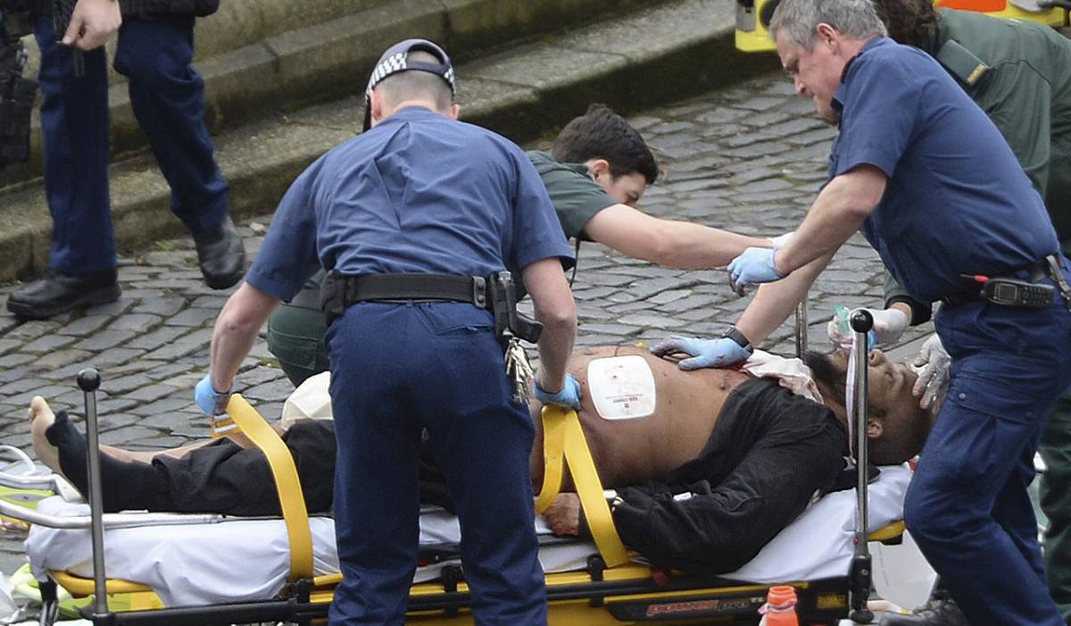 El terrorista, tratado por los servicios de emergencia el miércoles.