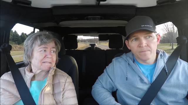 El avance de la demencia, contado en vídeo día a día por el hijo de una enferma