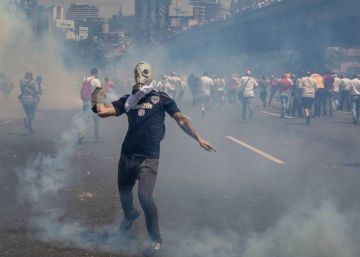 La oposición venezolana aumenta la presión contra el Supremo con otra marcha en Caracas