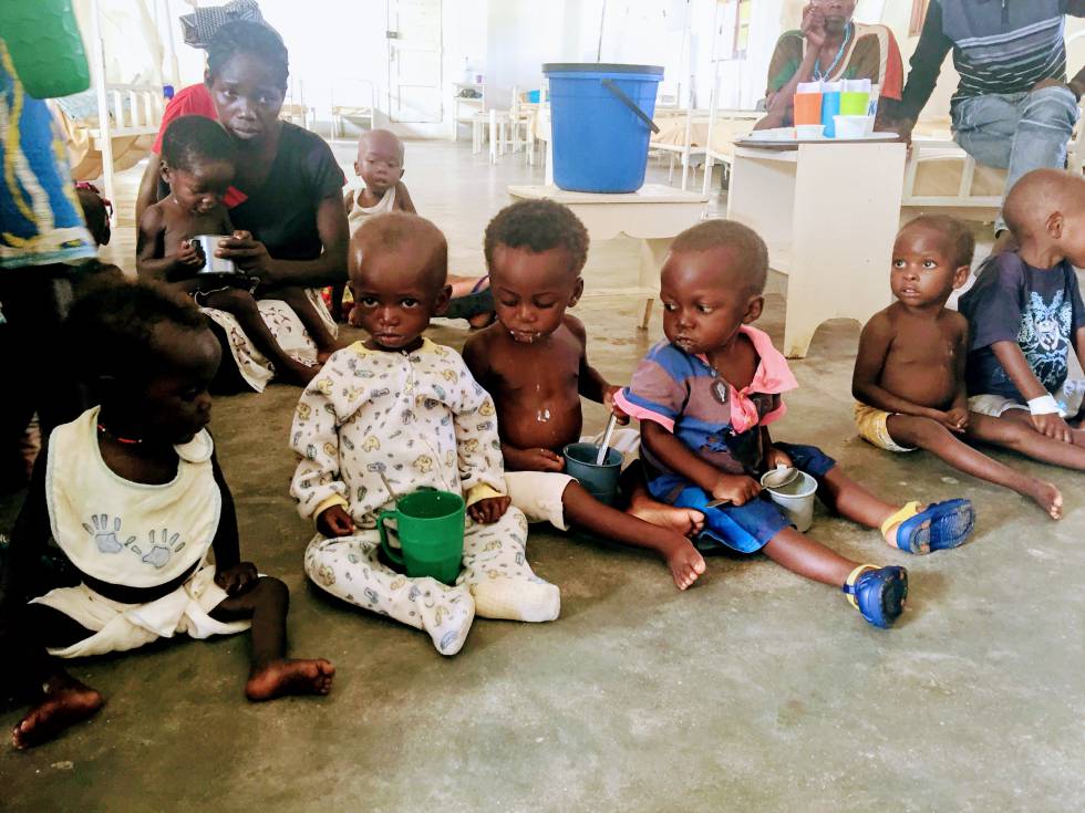 Unidad de desnutrición del hospital municipal Nossa Senhora da Paz en Cubal (Angola).