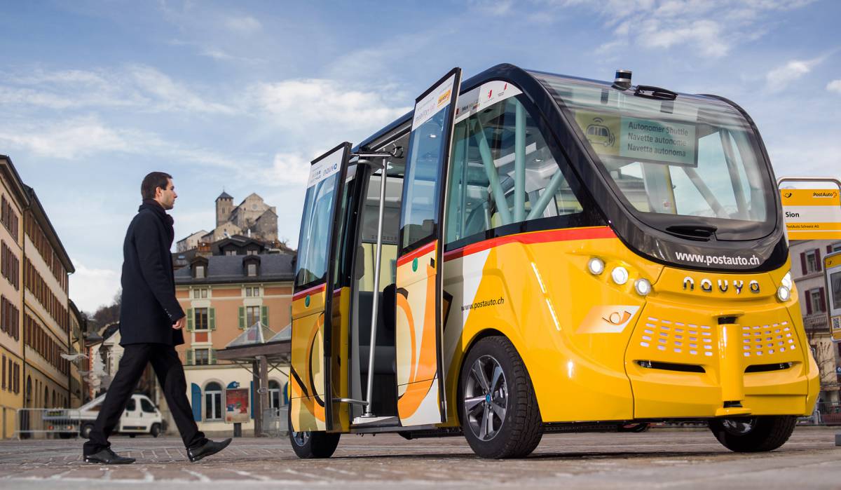 Los autobuses sin conductor de Navya están presentes en países como Francia, Suiza y Qatar.