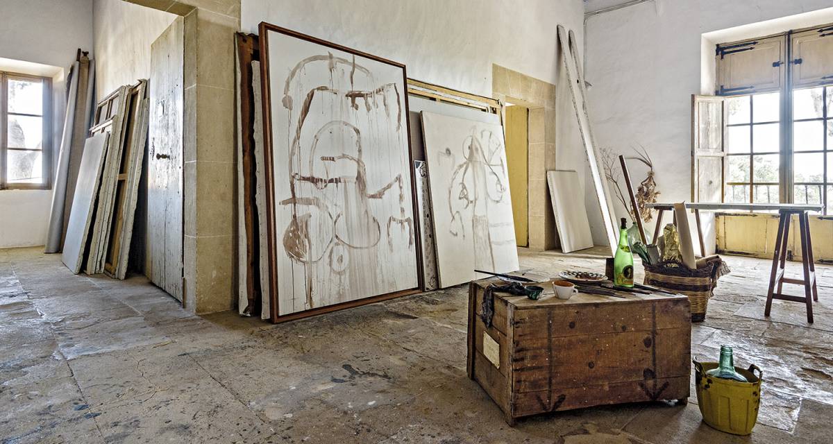 En las entrañas de la sacrosanta masía que soñó Miró