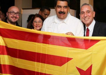 Pro-independence Catalans photographed with Venezuela’s Maduro