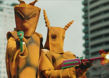 Chuchos y alienígenas: estrenamos el nuevo videoclip de Me and the Bees