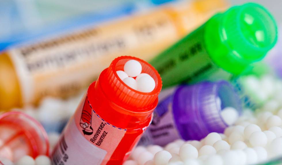 Si la homeopatía no funciona, ¿por qué se sigue vendiendo en farmacias