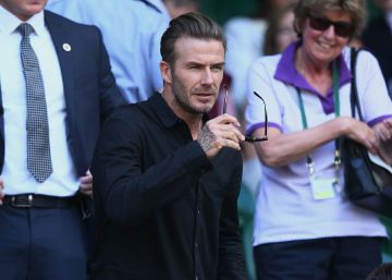 Por qué la creencia de que la ropa negra da calor no es cierta