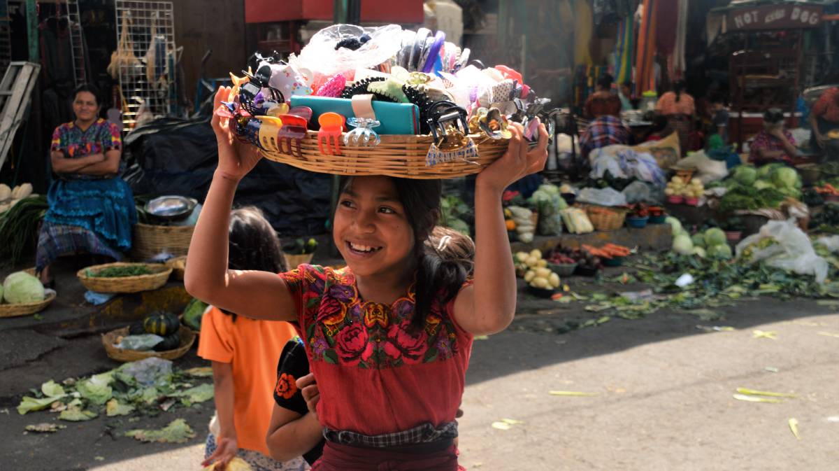 La pobreza arrebata la niñez a un millón de menores trabajadores en Guatemala