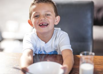 Qué hacer si el niño se da un golpe en un diente de leche