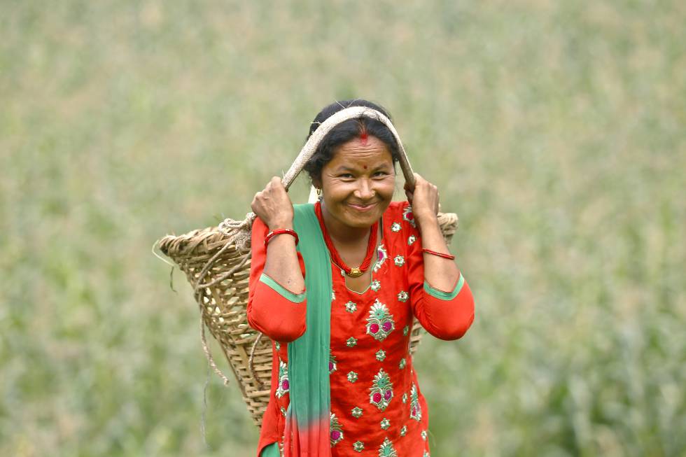 Chandra Kala Thapa, una de las pequeñas agricultoras de la aldea Ranichuri (Nepal) beneficiaria de un programa de la ONU.