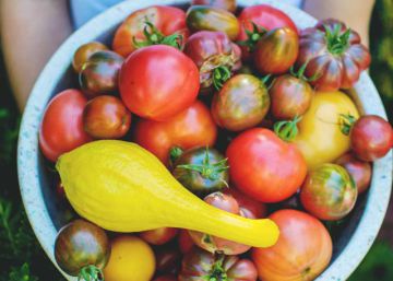 Eating more fruit and veg can help reduce the risk of prostate cancer.