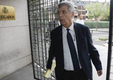Head of Spanish soccer federation arrested on corruption charges