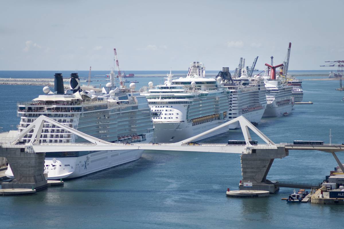 El beneficio del sector turístico en Barcelona llega en crucero