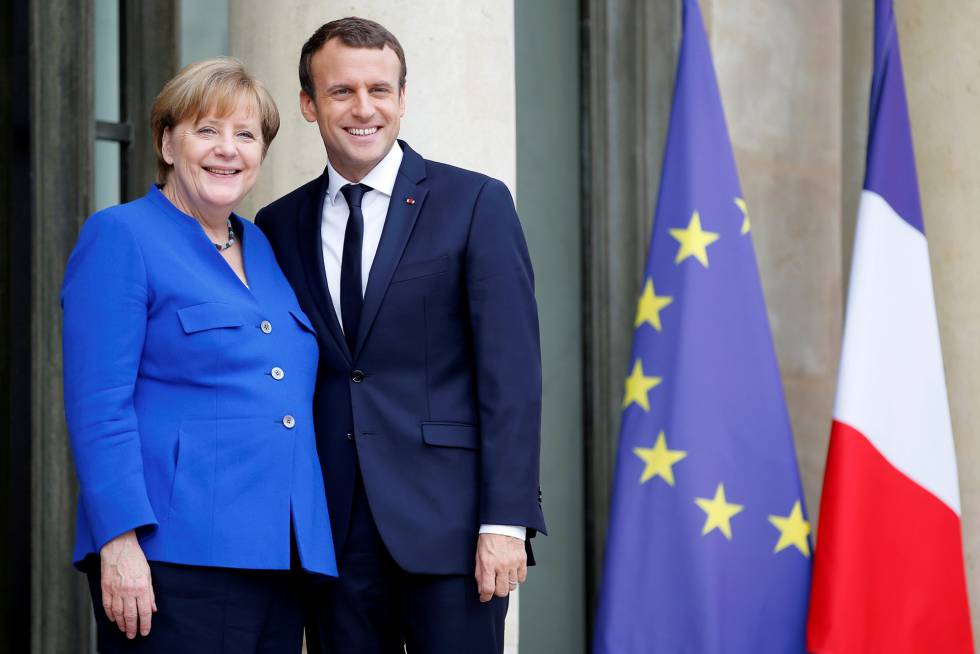 Emmanuel Macron con la canciller alemana, Angela Merkel.