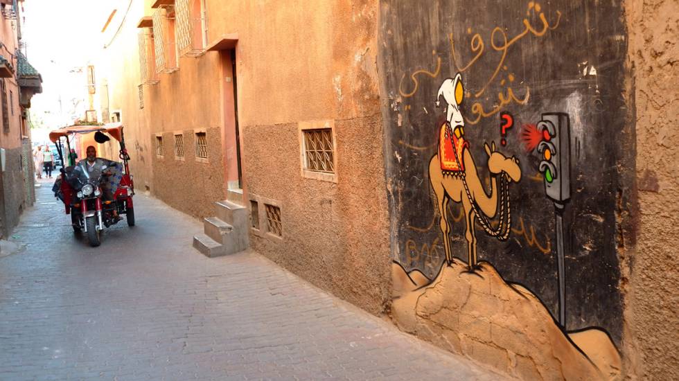 Uno de los grafitis de Jace, en la medina de Marrakech.