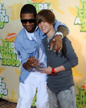 Usher y Justin Bieber, en 2009.