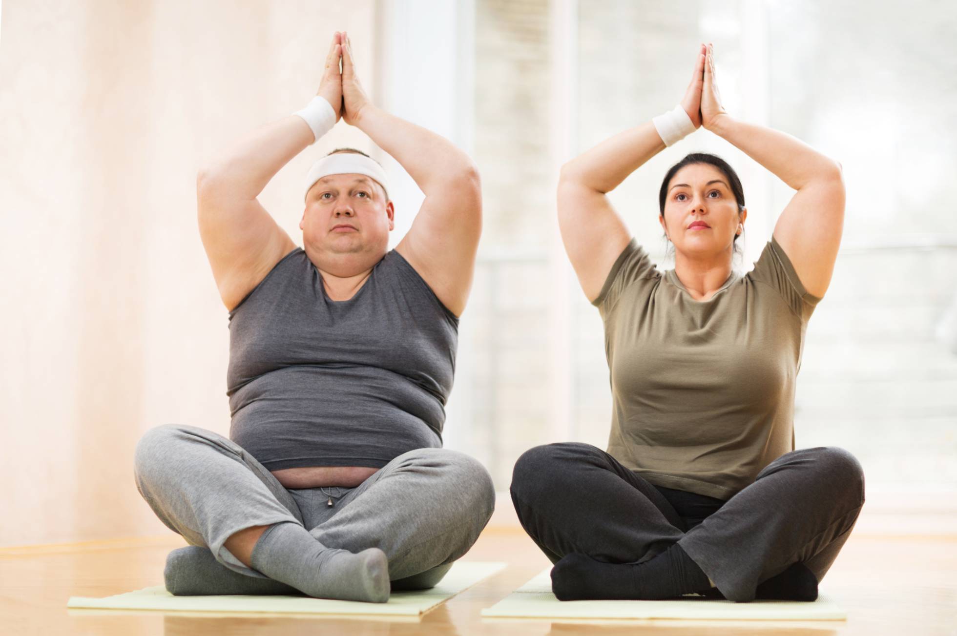 Медитация девушка. Тете медитация. Преодоление страха - источник радости. Капсула исцеления медитация. Девушка медитирует.