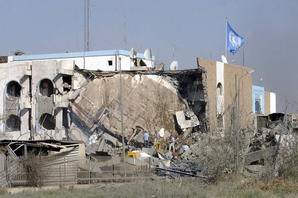 A sede de Nações Unidas de Bagdá depois da explosão em 2003.