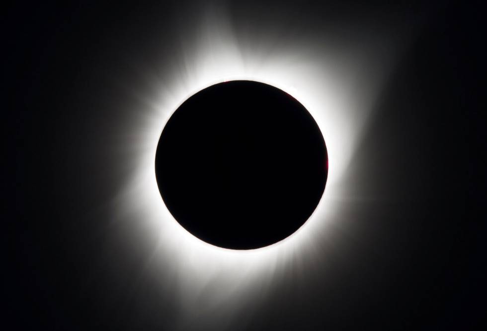 Eclipse solar: una oscuridad mágica recorre Estados Unidos 1503339845_826124_1503339928_noticia_normal