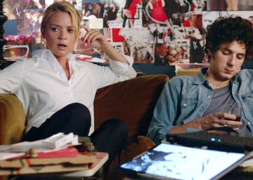 Mujeres poderosas que dicen tacos y se acuestan con hombres de Tinder: así es la nueva comedia romántica