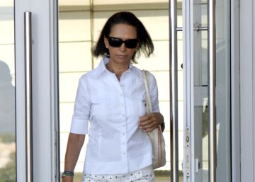 El verano del rey Juan Carlos con amigos y Marta Gayá