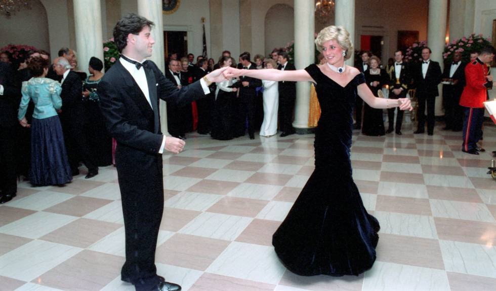 John Travolta y Lady Di, en la Casa Blanca en 1985.