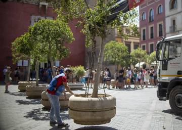 Spanish cities start to reinforce security in central pedestrian areas