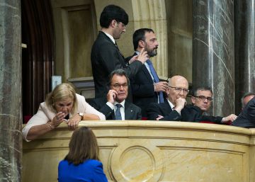 El PSOE da su apoyo al Gobierno ante la “lesión a la democracia” en el Parlament