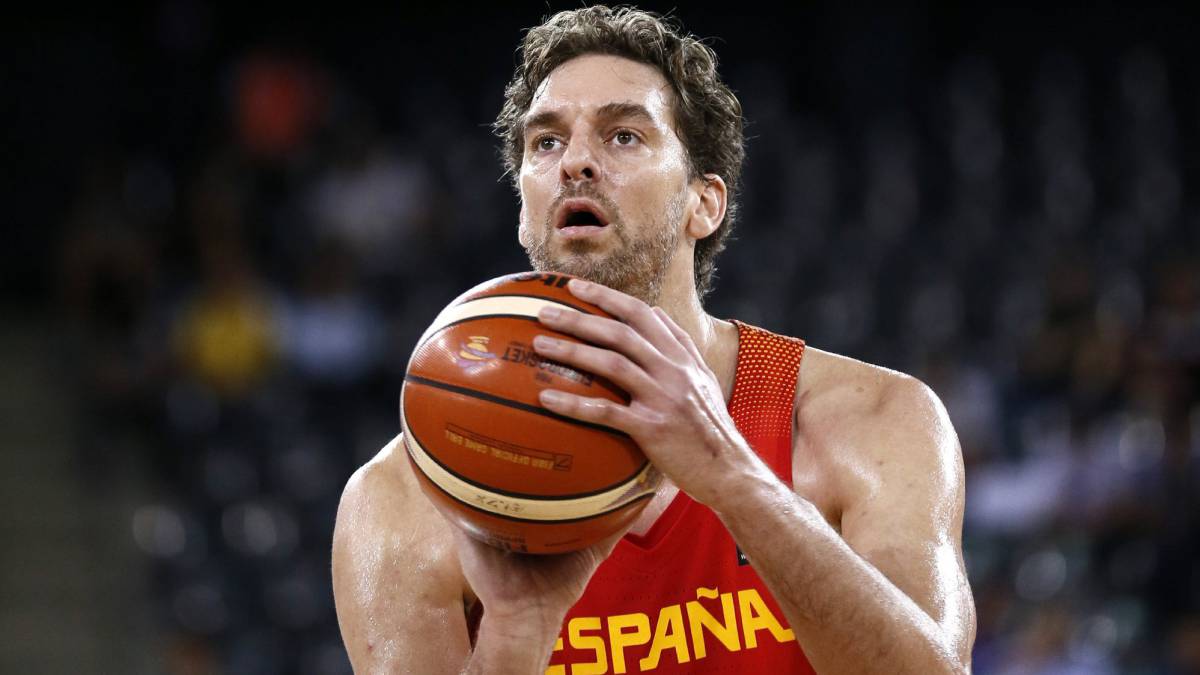 Gasol realiza un lanzamiento ante Hungría.