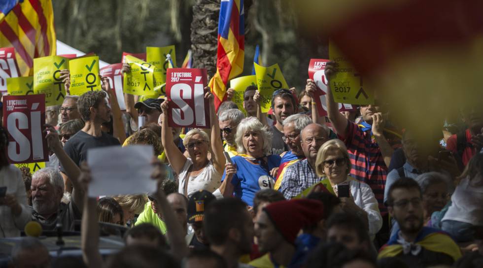 Concentración frente al Tribunal Superior de Justica de Cataluña en conra de las detenciones de este miércoles.