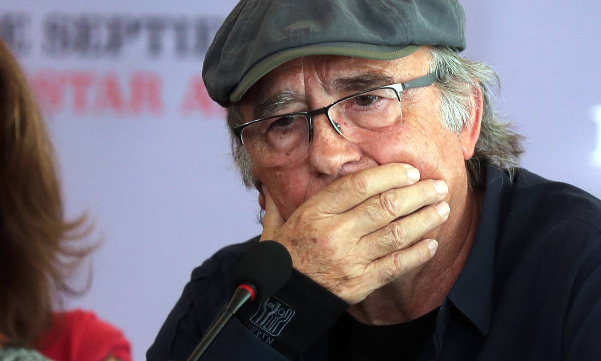 Serrat, durante la rueda de prensa en Santiago de Chile.