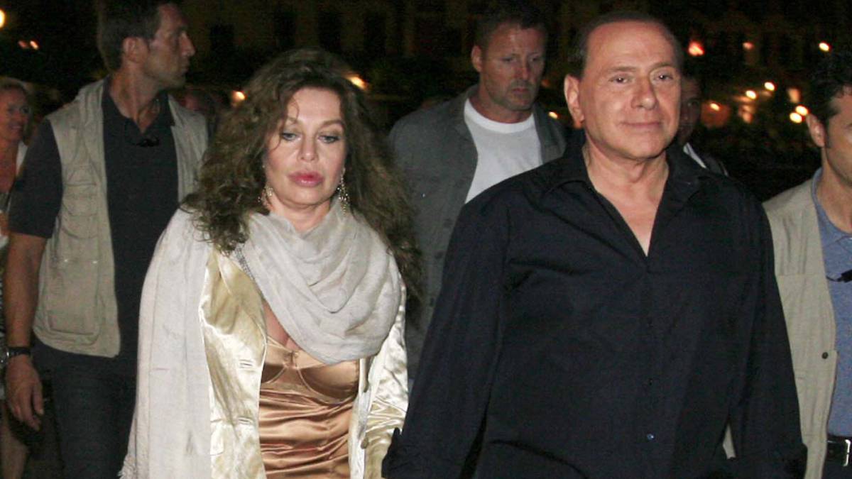 Silvio Berlusconi y Ver&oacute;nica Lario cuando eran matrimonio.