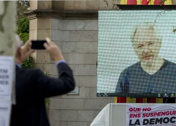 The “very serious repression” in Catalonia and seven more of Julian Assange’s lies