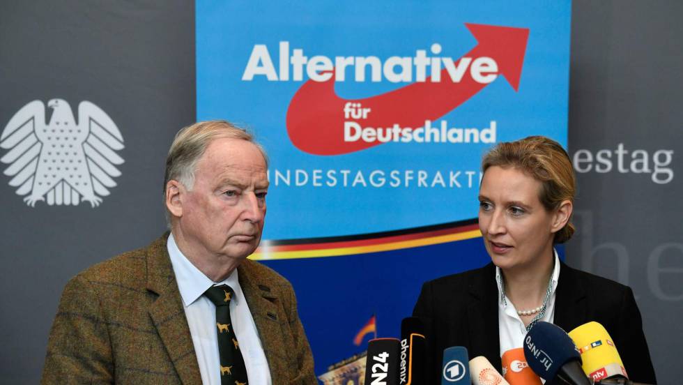 Alexander Gauland y Alice Weidel, líderes de Alternativa para Alemania (AfD), en septiembre en una declaración ante los medios.