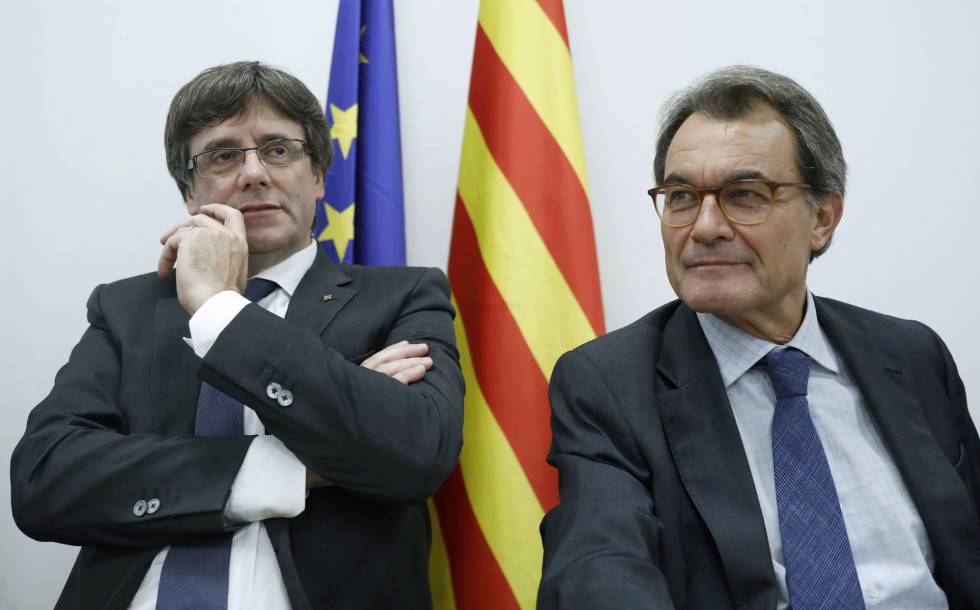 Carles Puigdemont y Artur Mas presiden el Comité Nacional del PdeCat, para valorar el 1-O.